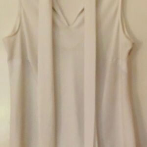 Bar III Cream V-Neck Sleeveless Camisole with Front Ties